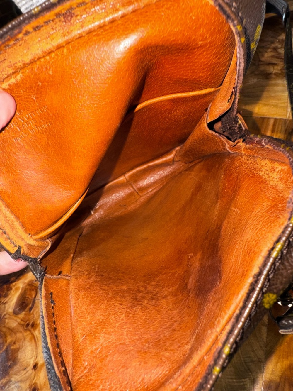 Louis Vuitton Crossbody
monogram bag DANUBE vintage reinvented - Picture 10 of 16